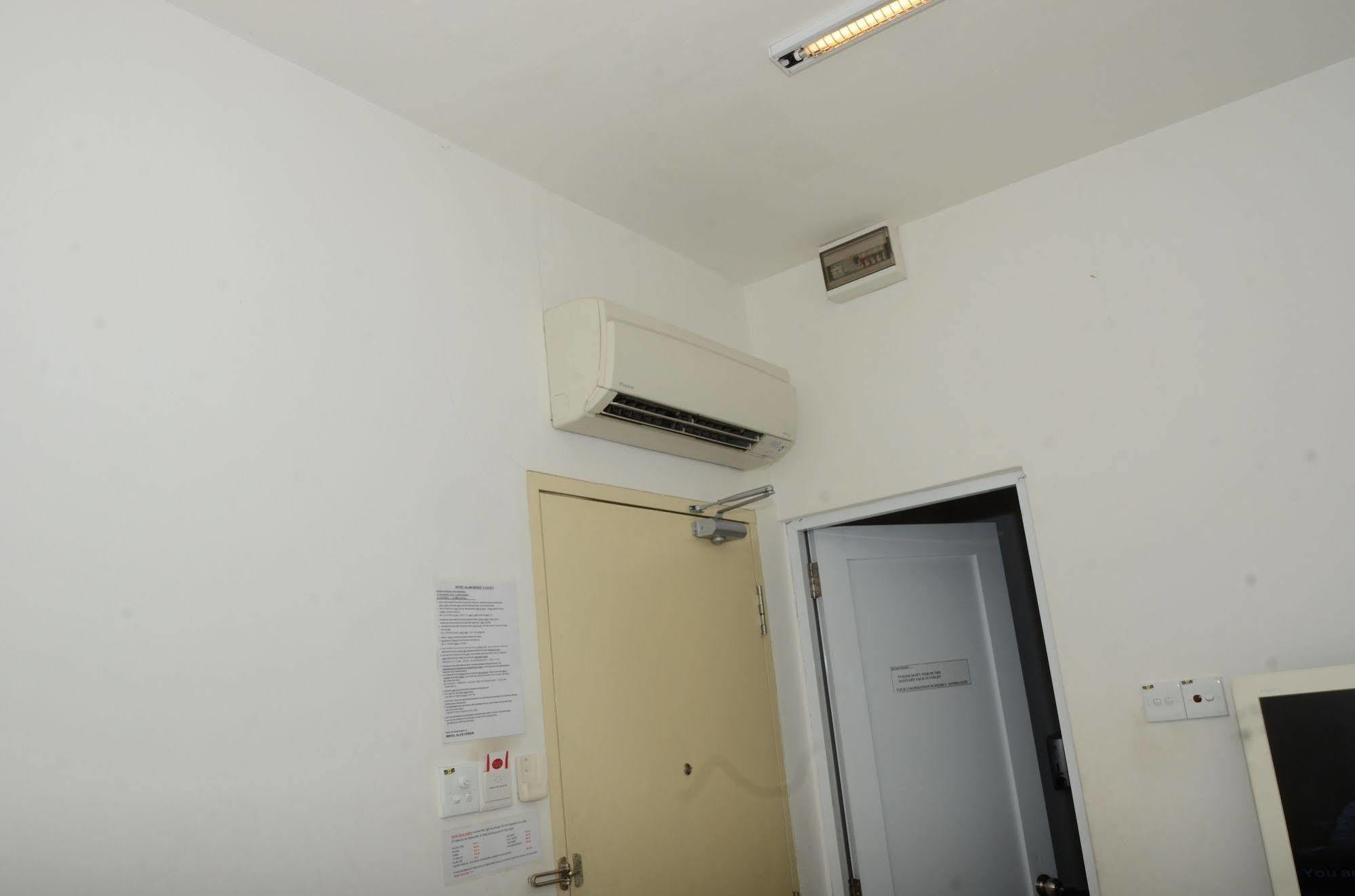 ג'והור בהרו Hotel Alam Indi מראה חיצוני תמונה