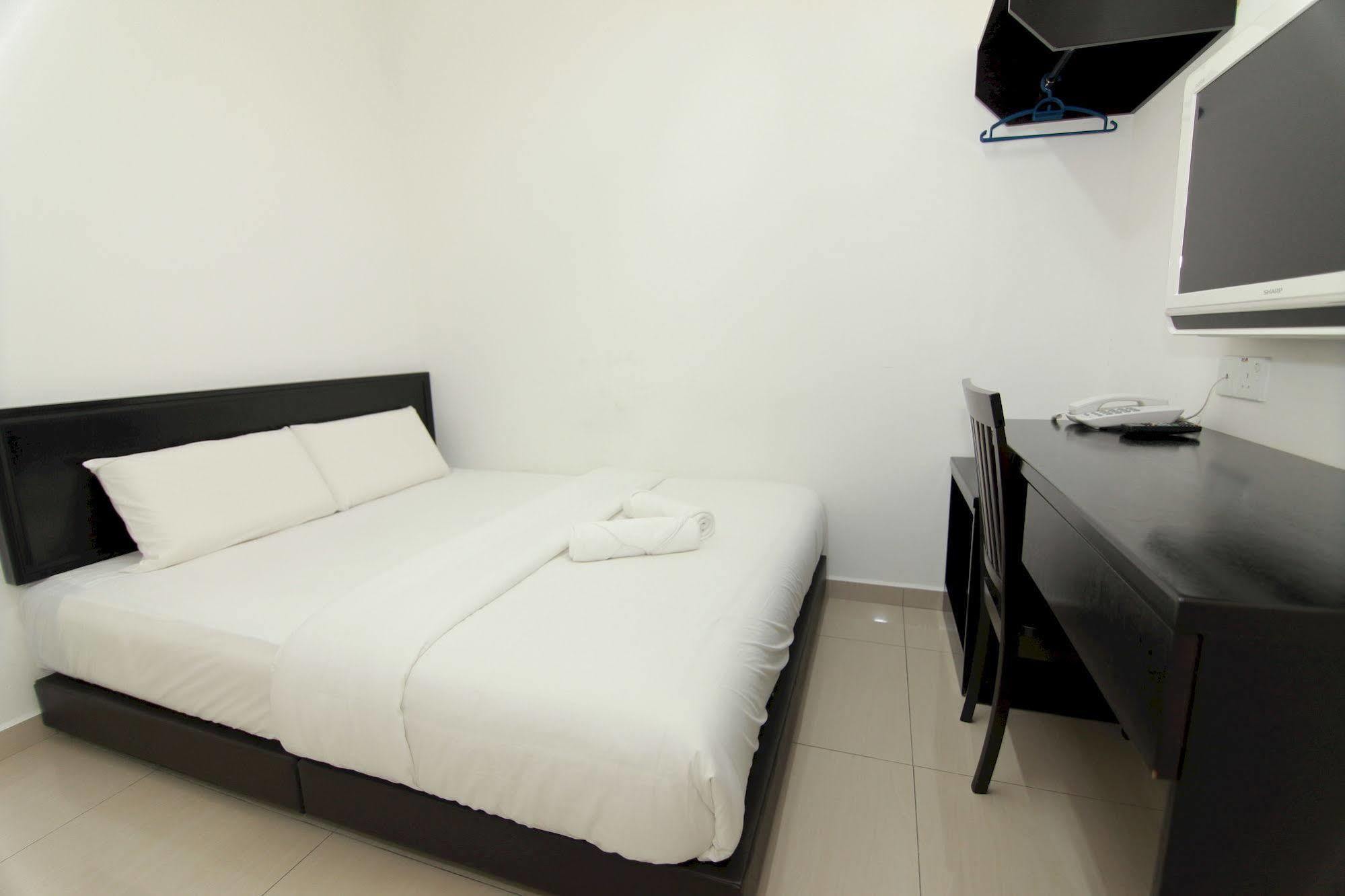 ג'והור בהרו Hotel Alam Indi מראה חיצוני תמונה